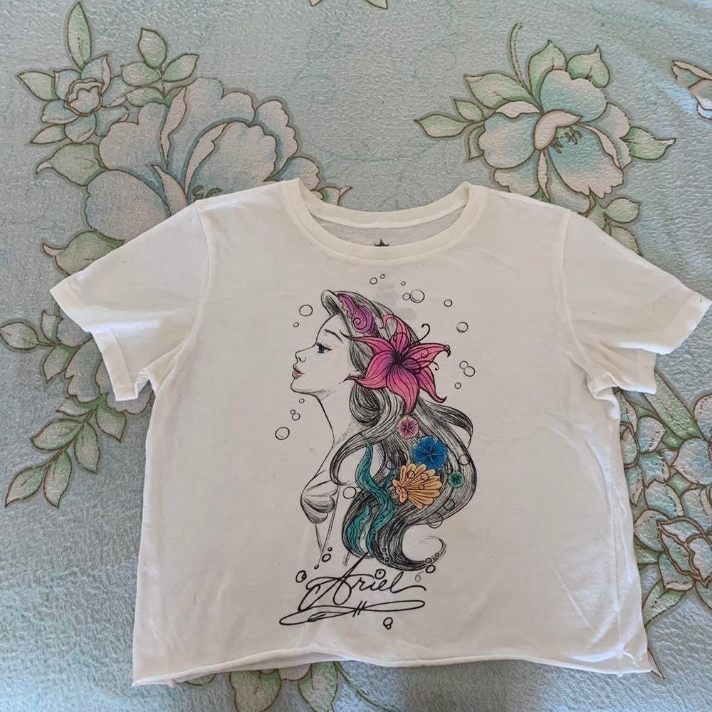 Woman's large Ariel The Little Mermaid‎ T-Shirt by Disney princess attire